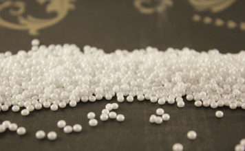 Бисер: его виды и особенности