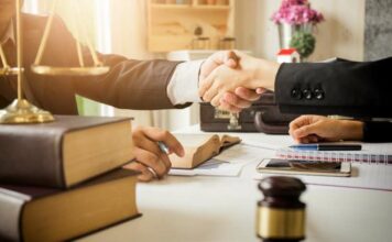 Как найти адвоката: пособие для чайников