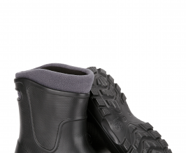 Для какой профессии необходимо наличие влагостойкой обуви?